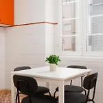 Soar Home Guest House L Entrecampos 3 L Central Comfort Stay, Fast Wifi, Steps To Metro, Near Campo Grande Park *