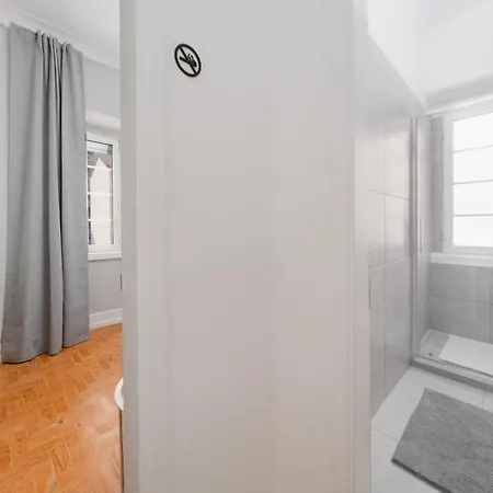 Soar L Entrecampos 3 L Comfort Stay, Fast Wifi, Steps To Metro, Near Campo Grande Park Гостевой дом Лиссабон