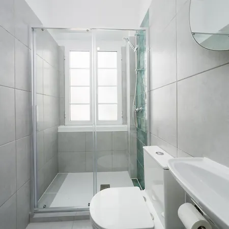 Soar Home Guest House L Entrecampos 3 L Central Comfort Stay, Fast Wifi, Steps To Metro, Near Campo Grande Park