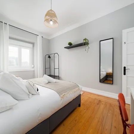 Soar L Entrecampos 3 L Comfort Stay, Fast Wifi, Steps To Metro, Near Campo Grande Park Гостевой дом *