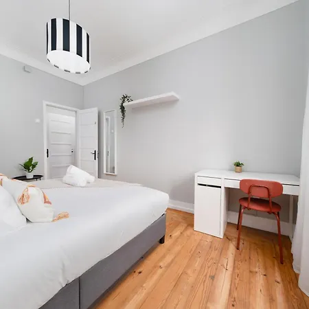 Гостевой дом Soar L Entrecampos 3 L Comfort Stay, Fast Wifi, Steps To Metro, Near Campo Grande Park Лиссабон