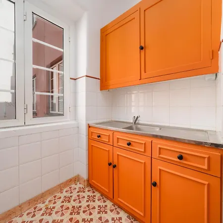 Soar L Entrecampos 3 L Comfort Stay, Fast Wifi, Steps To Metro, Near Campo Grande Park Гостевой дом Лиссабон