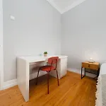 Guest house Soar L Entrecampos 3 L Comfort Stay, Fast Wifi, Steps To Metro, Near Campo Grande Park Lisbon